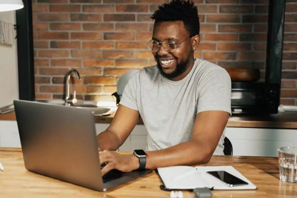 Apply for jobs online safely in this digital era